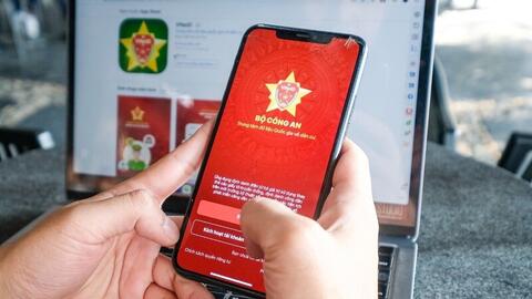 Thủ tướng: Không yêu cầu công dân xuất trình giấy tờ đã tích hợp trên VNeiD