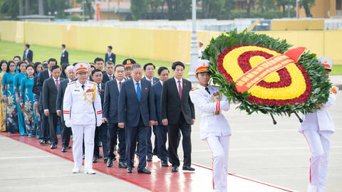 Lãnh đạo Đảng, Nhà nước vào Lăng viếng Chủ tịch Hồ Chí Minh trước Kỳ họp thứ 10