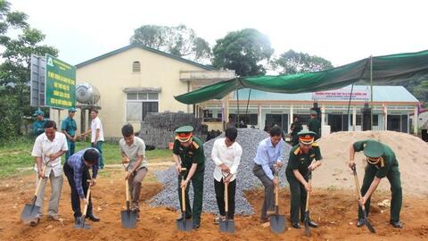 Chung sức giúp đồng bào vùng khó