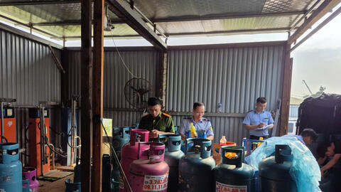 Hà Nội đẩy mạnh kiểm tra, xử lý vi phạm thị trường cuối năm