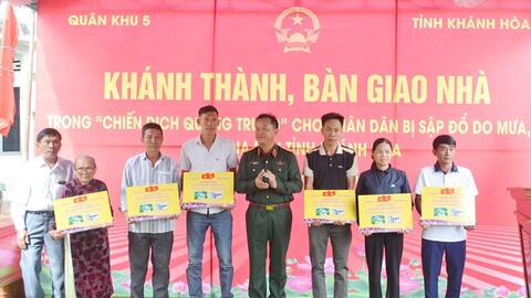 Niềm vui bên ngôi nhà tránh lũ