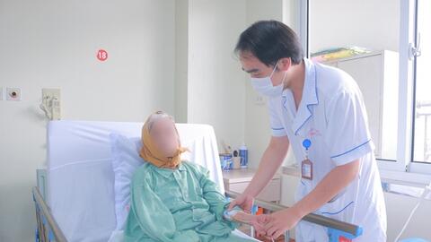 Bệnh viện E: Thay khớp háng thành công cho cụ bà 104 tuổi