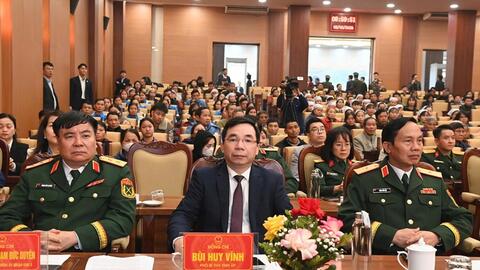 Chủ tịch nước Lương Cường chúc Tết, tặng quà người dân trên địa bàn tỉnh Phú Thọ