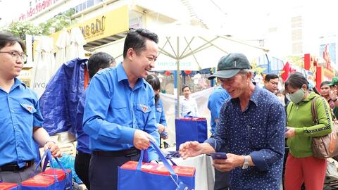 TP Hồ Chí Minh: Hơn 4.200 vé xe “Mang Tết về nhà” tặng sinh viên, người lao động