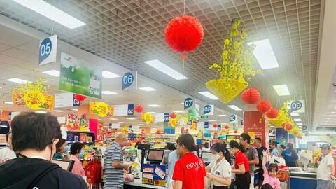 TP. Hồ Chí Minh: Giỏ quà Tết đắt khách, hàng Việt chiếm ưu thế