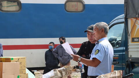 Tìm chủ sở hữu 27 tang vật vi phạm bị tạm giữ tại Ga Hà Nội