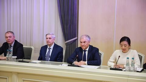 Thủ tướng Chính phủ Phạm Minh Chính hội kiến Chủ tịch Duma Quốc gia Nga Vyacheslav Volodin