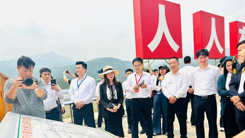 Cận cảnh hiện trường thi công cầu Bá Sái - Bát Xát, biên giới Việt - Trung