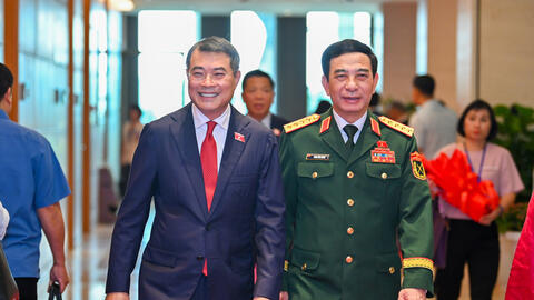 Sôi nổi bên hành lang nghị trường Kỳ họp thứ nhất, Quốc hội khóa XVI