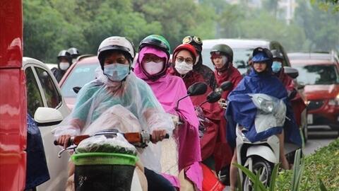 Thời tiết hôm nay (27-6): Bắc Bộ mưa dông, miền Trung nắng nóng gay gắt