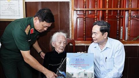 Chủ tịch Quốc hội Trần Thanh Mẫn thăm, tri ân người có công tại Thành phố Hồ Chí Minh