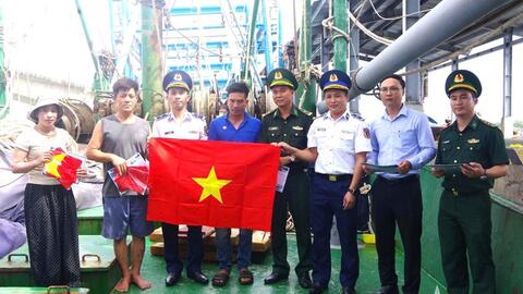 Nâng cao nhận thức của ngư dân về biển, đảo và chống khai thác IUU