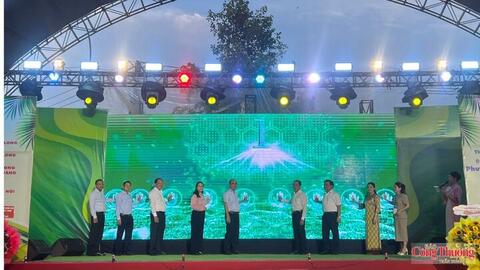 Hơn 200 gian hàng hội tụ tại Hội chợ OCOP Vĩnh Long