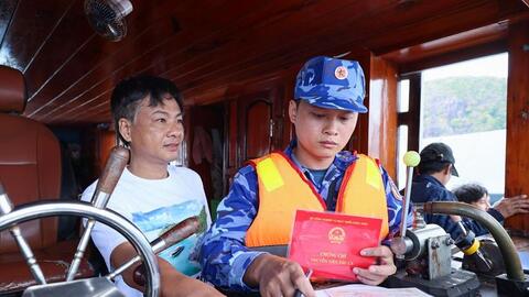 Bình yên biển, đảo quê hương: Giúp ngư dân chủ động phòng, chống khai thác IUU