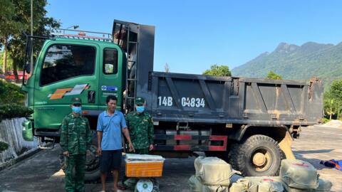 Quảng Ninh: Bộ đội Biên phòng bắt vụ vận chuyển thực phẩm không rõ nguồn gốc