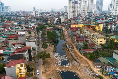 Hà Nội: Trạm bơm Yên Nghĩa 7.466 tỷ đồng ngổn ngang rác thải