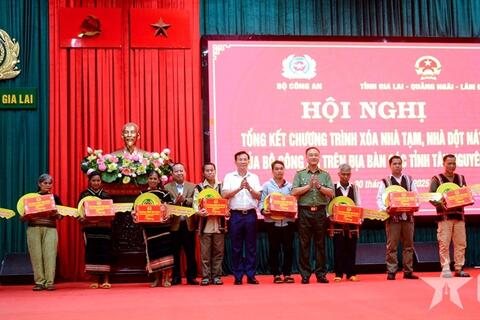 Xóa nhà tạm, dựng niềm tin cho đồng bào Tây Nguyên