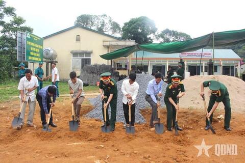 Chung sức giúp đồng bào vùng khó