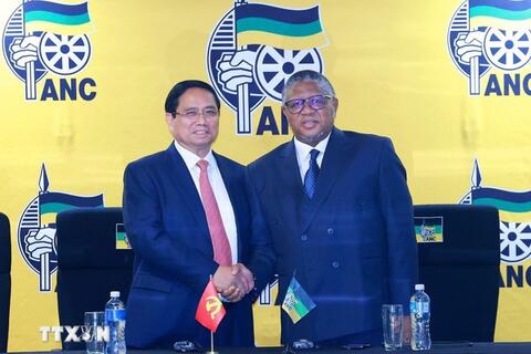 Thủ tướng Phạm Minh Chính gặp Tổng Thư ký Đảng Đại hội dân tộc Phi