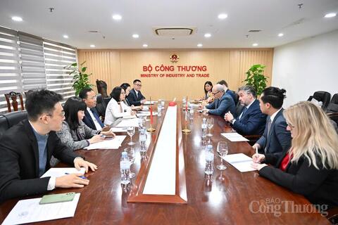 Việt Nam - Canada: Xây dựng chuỗi cung ứng bền vững về logistics, nông sản