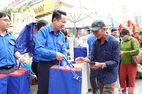 TP Hồ Chí Minh: Hơn 4.200 vé xe “Mang Tết về nhà” tặng sinh viên, người lao động