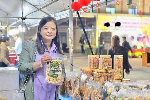 Gia Lai rộn ràng phiên chợ OCOP trước thềm tết Bính Ngọ