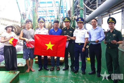 Nâng cao nhận thức của ngư dân về biển, đảo và chống khai thác IUU
