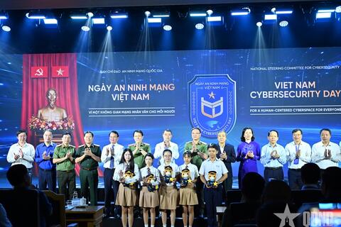 Thủ tướng Lê Minh Hưng: Ứng phó chủ động, hiệu quả với những thách thức ngày càng phức tạp trên không gian mạng