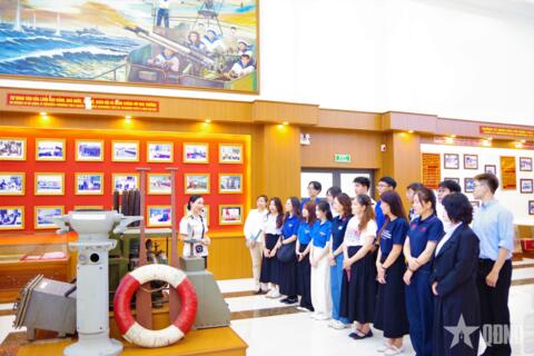 Hội Hữu nghị Việt Nam - Đông Nam Á TP Hồ Chí Minh tham quan, tìm hiểu biển, đảo
