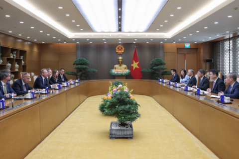Thủ tướng tiếp Bộ trưởng Tài chính Luxembourg: Tăng cường kết nối dòng vốn từ châu Âu với Việt Nam