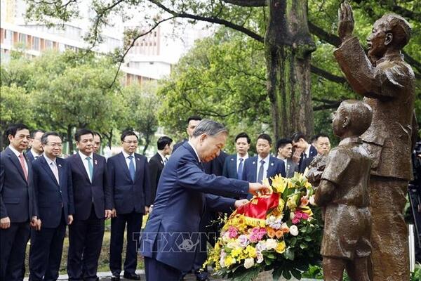 Tổng Bí thư, Chủ tịch nước Tô Lâm thăm di tích Khu học xá Trung ương (Trung Quốc)