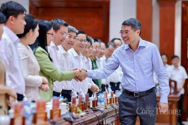 Thủ tướng yêu cầu Đồng Tháp xây dựng kịch bản tăng trưởng '2 con số'
