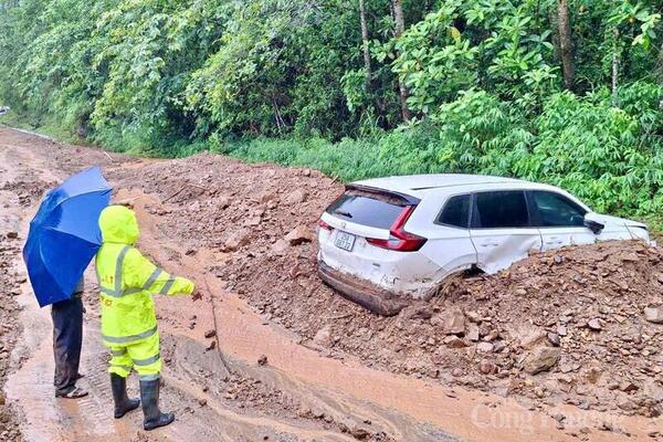 Lai Châu: Mưa lớn gây sạt lở trên nhiều tuyến đường trọng yếu