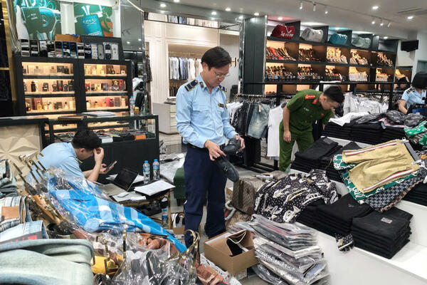 Thực hiện Công điện 38: Bộ Công Thương quyết liệt đấu tranh chống hàng giả hàng nhái