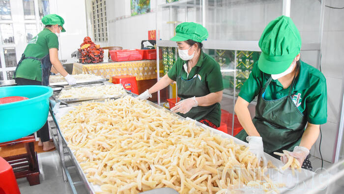 Hoàn thiện chuỗi liên kết, đa dạng hóa sản phẩm ngành dừa