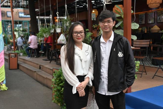 Mặc dù còn là sinh viên và gặp nhiều khó khăn về mặt tài chính nhưng cả 2 vẫn quyết tâm với dự án này và hy vọng sẽ sớm đưa sản phẩm ra thị trường Ảnh: HOA NỮ