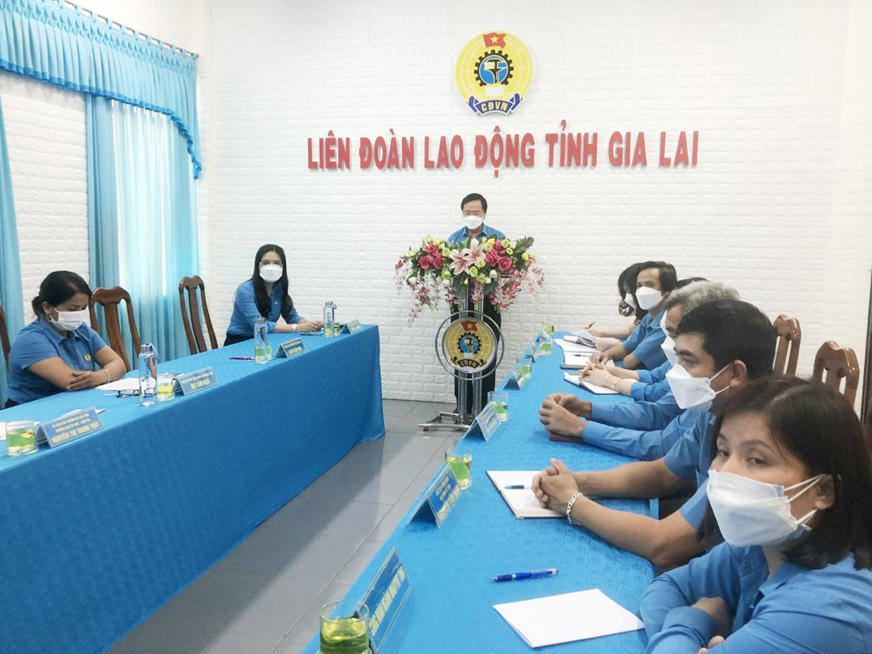 Liên đoàn Lao động tỉnh phát động phong trào thi đua thực hiện 1 triệu sáng kiến trong đoàn viên, người lao động. Ảnh: Đinh Yến