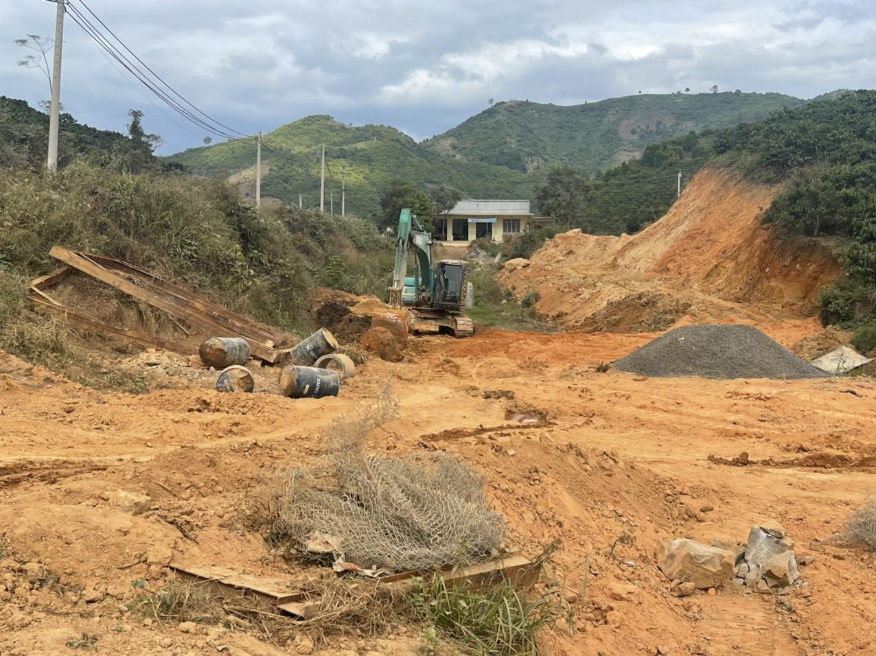 Hiện nay vẫn còn một số hạng mục của DA chưa được hoàn thành dù đã trễ hạn 2 năm. Ảnh: Thanh Quân