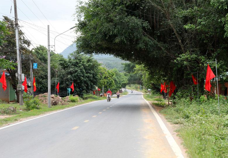 Đường trung tâm xã Đoàn Kết, huyện Đạ Huoai. Ảnh: Nguyễn Nghĩa