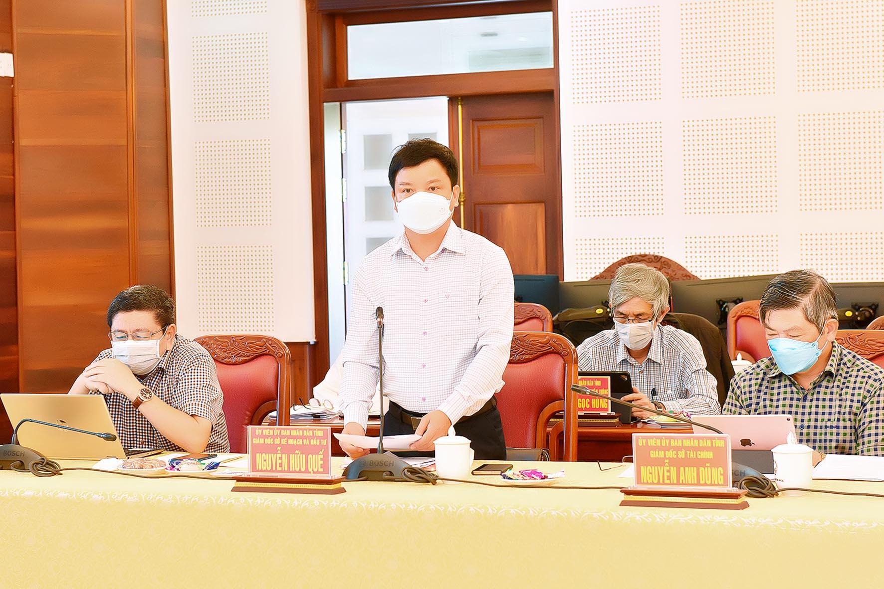 giám đốc sở kế hoạch đầu tư nguyễn hữu quế phát biểu tại hội nghị