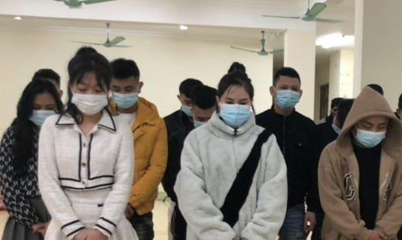 Nhóm nam nữ sử dụng ma túy tập thể. Ảnh: Công an Ninh Bình