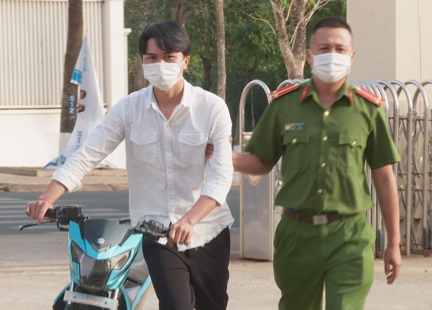 Nghi phạm Phong bị công an bắt giữ để điều tra. Ảnh: Công an cung cấp