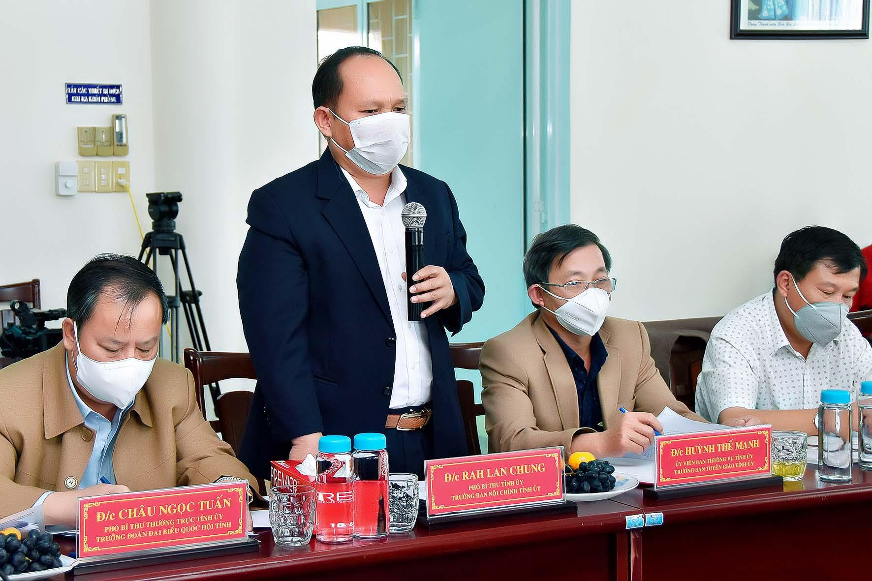 Phó Bí thư Tỉnh ủy, Chủ tịch UBND tỉnh Võ Ngọc Thành phát biểu tại buổi làm việc. Ảnh: Đức Thụy