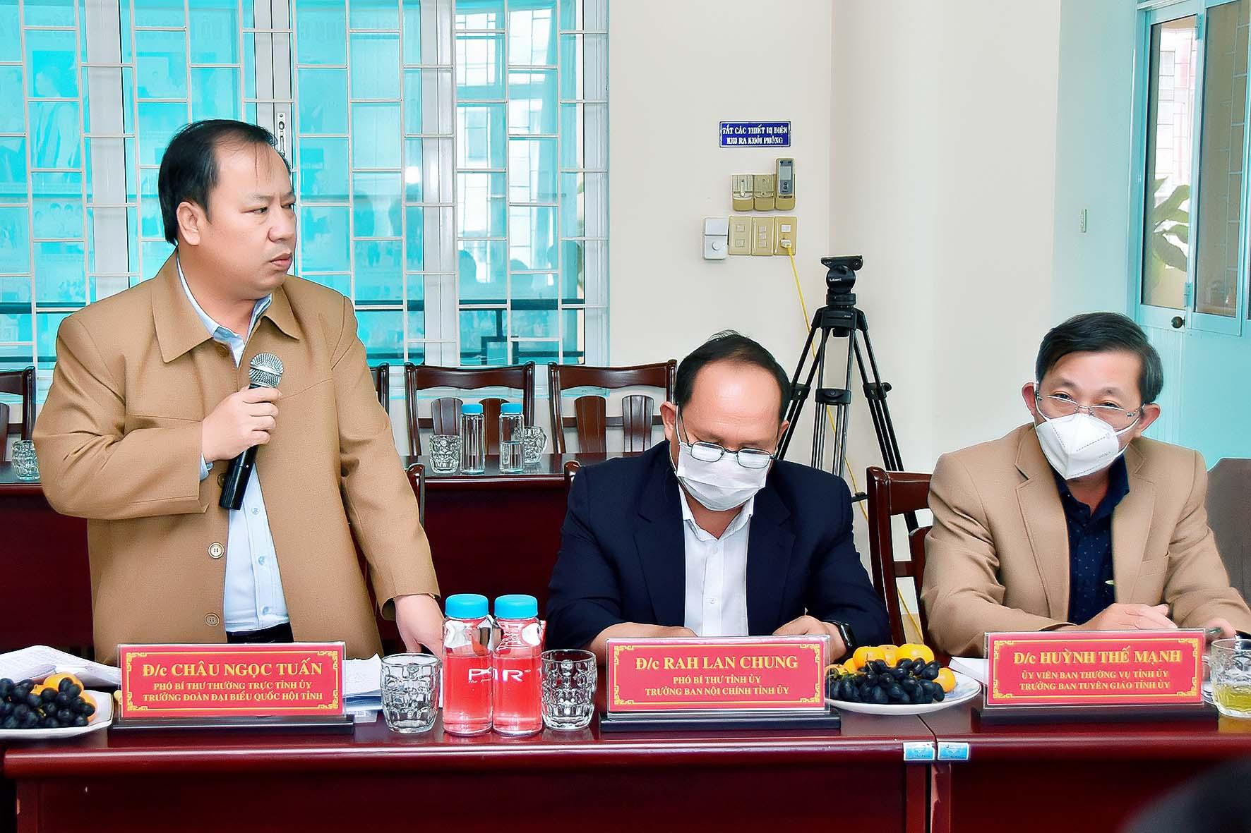 Theo Phó Bí thư Thường trực Tỉnh ủy Châu Ngọc Tuấn, Báo Gia Lai cần tập trung thực hiện hiệu quả Đề án phát triển giai đoạn 2022-2025 đã được Ban Thường vụ Tỉnh ủy phê duyệt. Ảnh: Đức Thụy