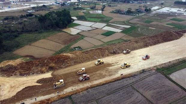 Công trường cao tốc Bắc-Nam phía Đông đoạn Nghi Sơn-Diễn Châu, những ngày giáp Tết Nguyên đán Nhâm Dần 2022. Ảnh: Huy Hùng/TTXVN