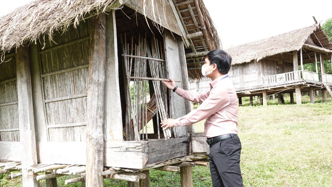 Do không được chăm sóc nên nhiều hạng mục trong khu bảo tồn xuống cấp. Ảnh: Phạm Anh