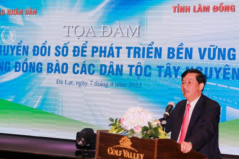 Đồng chí Trần Đức Quận - Ủy viên Ban Chấp hành Trung ương Đảng, Bí thư Tỉnh ủy, Chủ tịch HĐND tỉnh phát biểu chào mừng