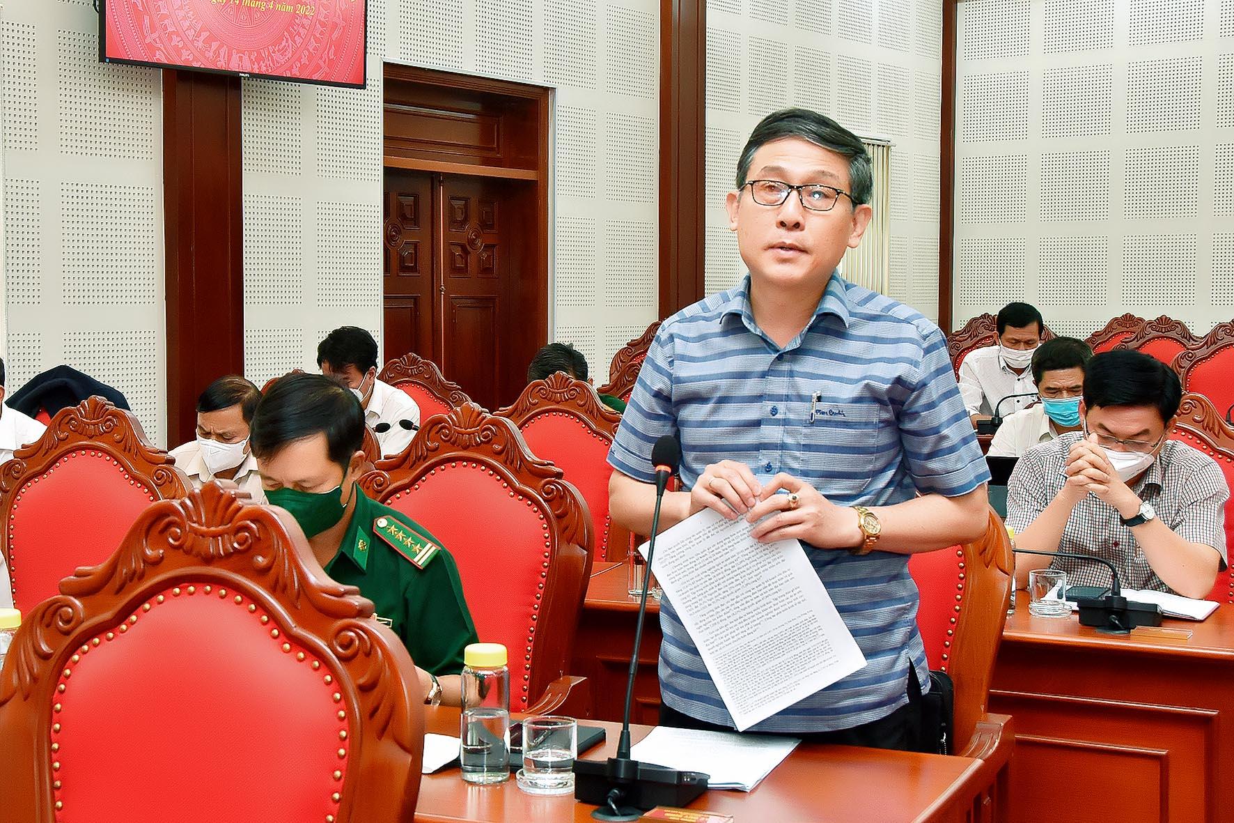 Giám đốc Sở Giáo dục và Đào tạo Lê Duy Định nêu giải pháp nâng cao chất lượng giáo dục sau thời gian dạy học trực tuyến. Ảnh: Đức Thụy