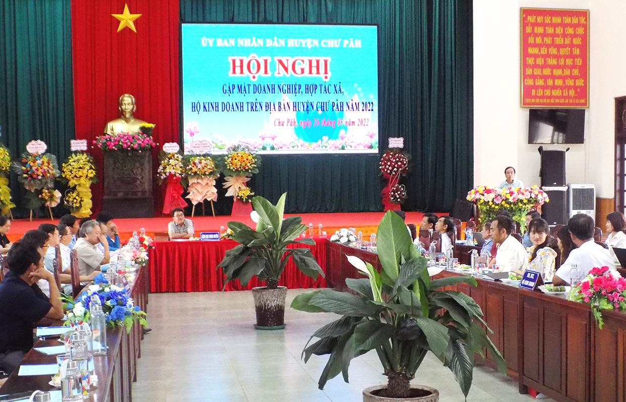 Quang cảnh hội nghị gặp mặt các doanh nghiệp, HTX, HKD tiêu biểu năm 2022. Ảnh: Đinh Yến