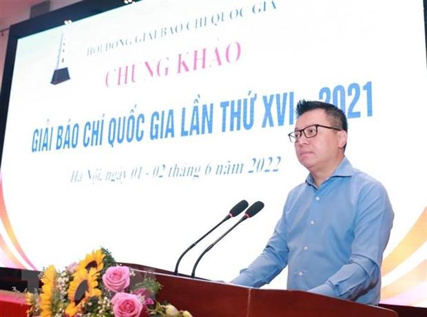 Phó Trưởng Ban Tuyên giáo Trung ương, Chủ tịch Hội Nhà báo Việt Nam, Chủ tịch Hội đồng Giải báo chí Quốc gia, Chủ tịch Hội đồng Chung khảo Giải báo chí Quốc gia lần thứ XVI - năm 2021, Tổng Biên tập Báo Nhân dân Lê Quốc Minh phát biểu khai mạc. (Ảnh: Hoàng Hiếu/TTXVN)